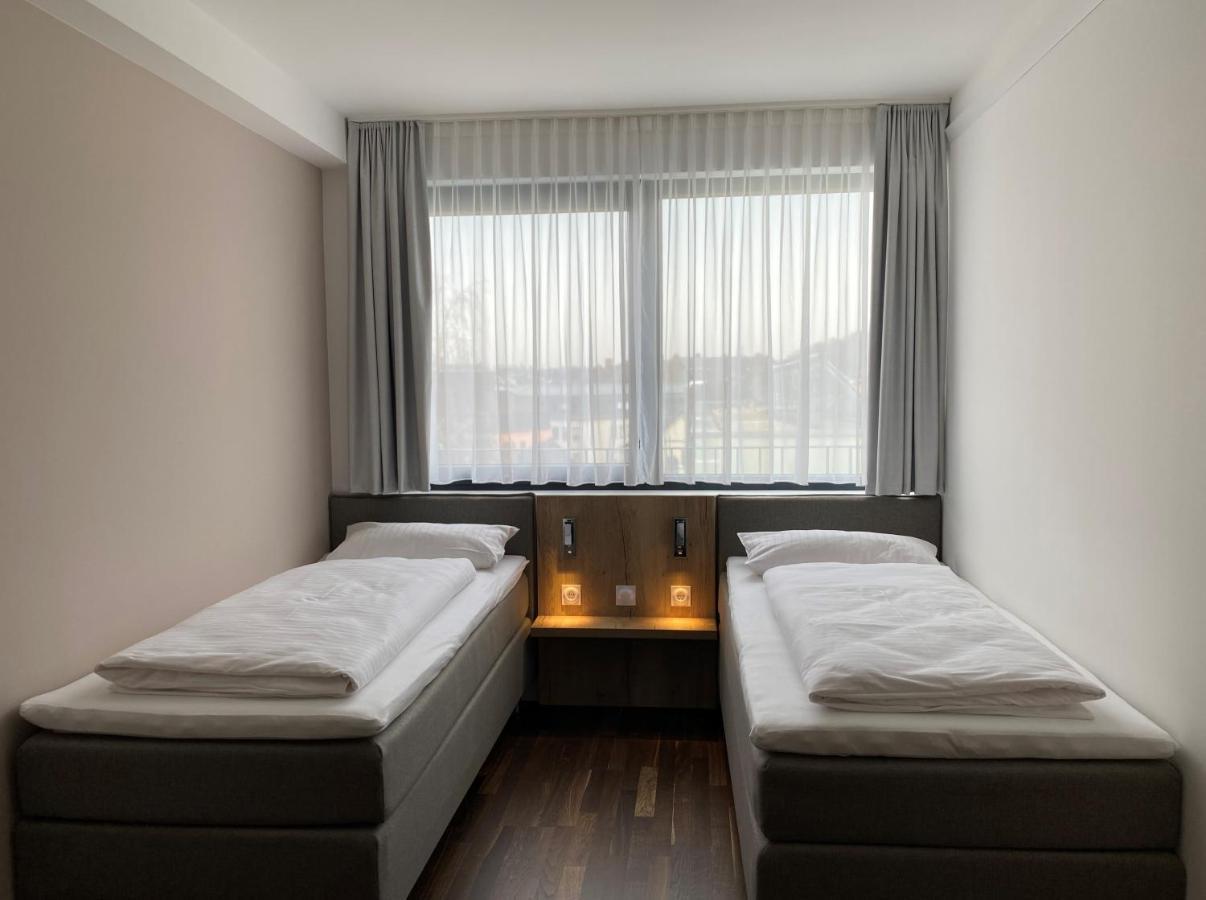Hotel B4 Limburg an der Lahn Quarto foto